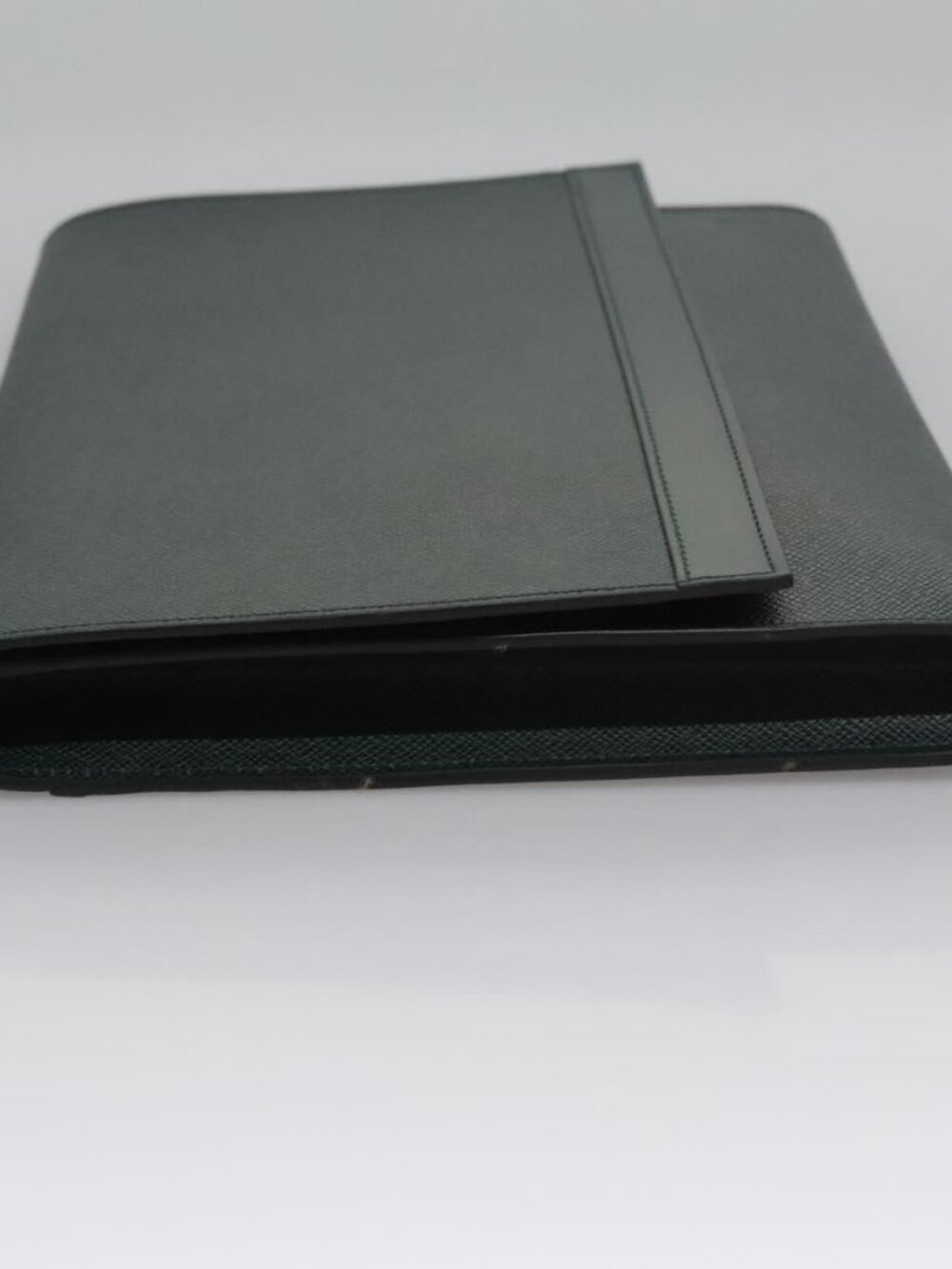 LOUIS VUITTON Taiga Leather Volga Briefcase Epicea M30204 LV Auth BA235 - Picture 5 of 16